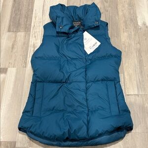 Athleta Teal Puffer Vest